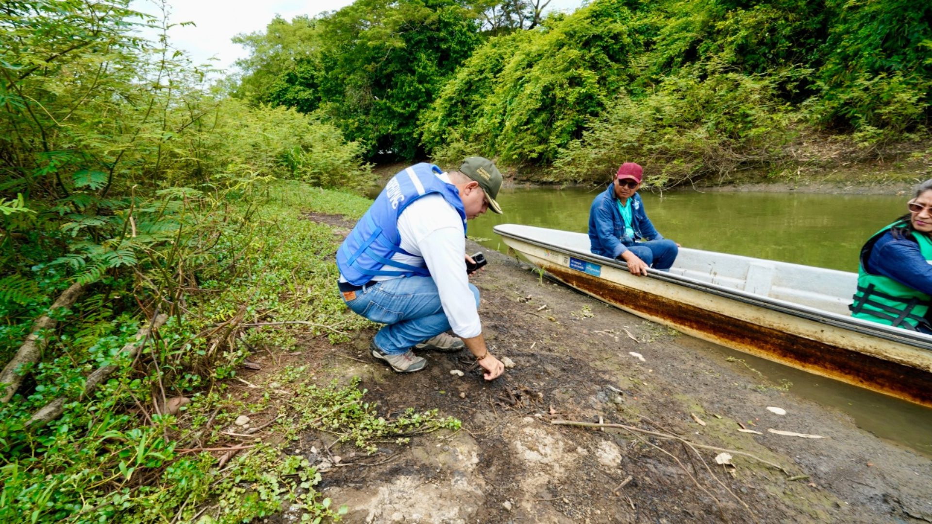 Pescadores de Barrancabermeja lideran rescate ambiental de las ciénagas del Magdalena Medio