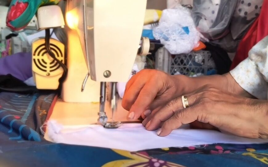 75 años y una pasión intacta: Marivelia convierte telas en sueños y disfraces